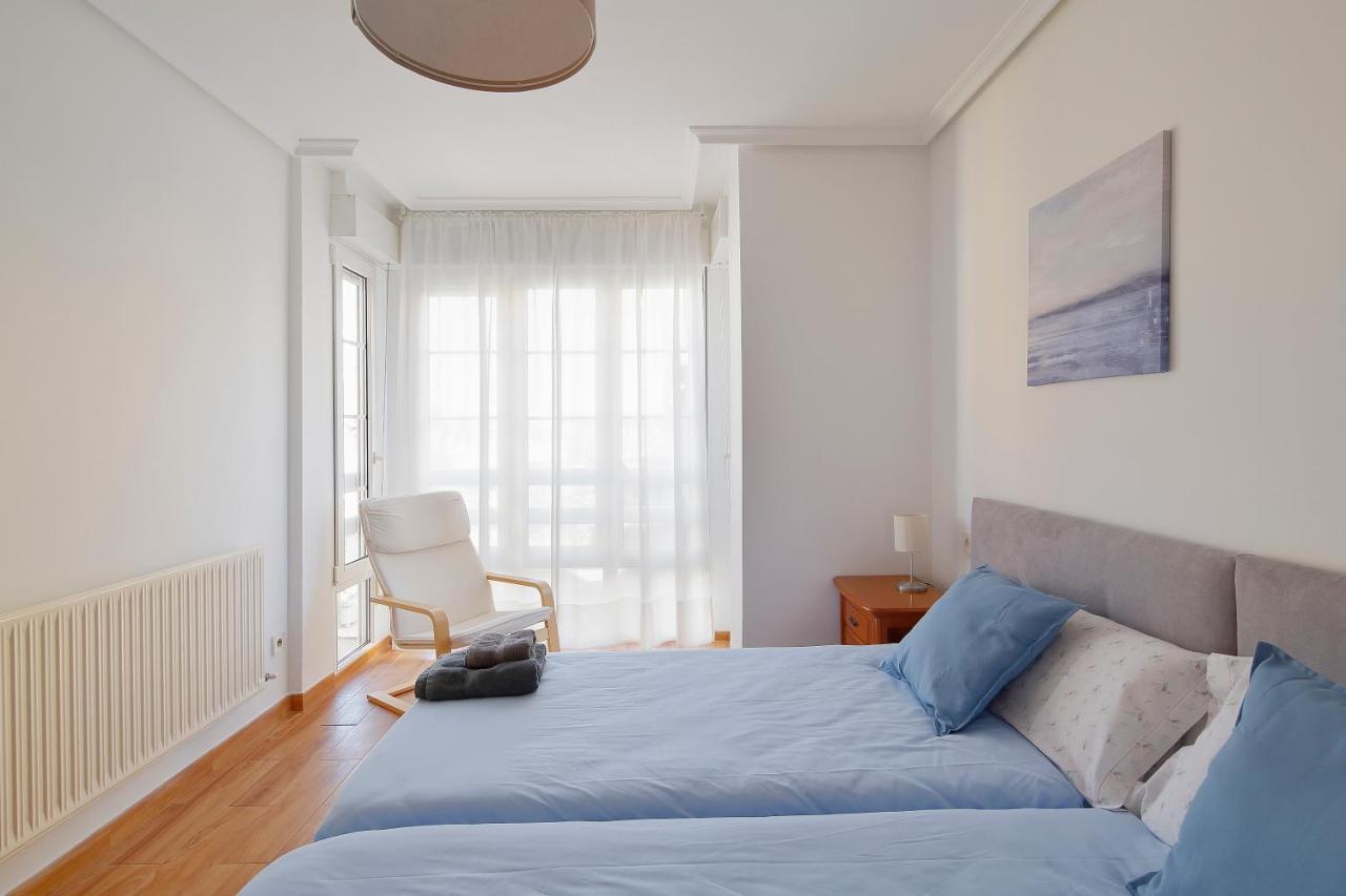 Vila 158A Triplex Rinconin Con Piscina Gijón Exteriér fotografie